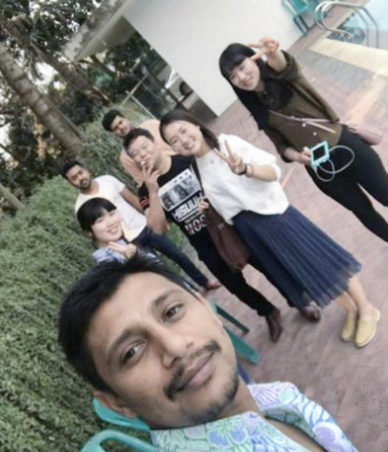 la exposición india de la empresa de máquinas de sellado de asas