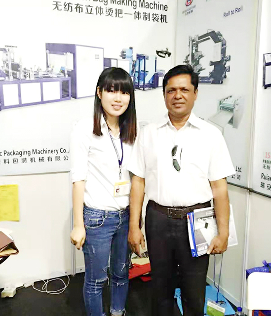 la exposición de Bangladesh de la empresa de máquinas cortadoras no tejidas